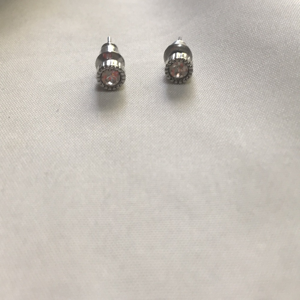 4 for 14: Fake gem studs